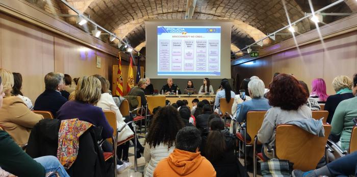 Este viernes la sala Bayeu del Edificio Pignatelli ha acogido la jornada por el Día de la Infancia