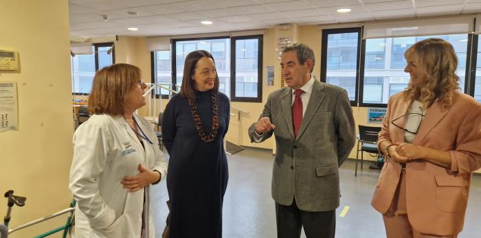 La consejera ha visitado las instalaciones del centro, acompañada de la directora y del presidente de la Fundación Rey Ardid