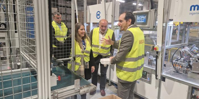 José Manuel Aranda y Mar Paños también han visitado las instalaciones de Elmeg