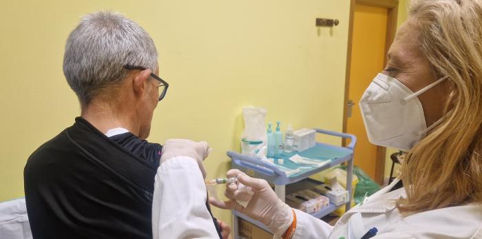 Buena acogida de la segunda jornada de vacunación sin cita frente a gripe y COVID
