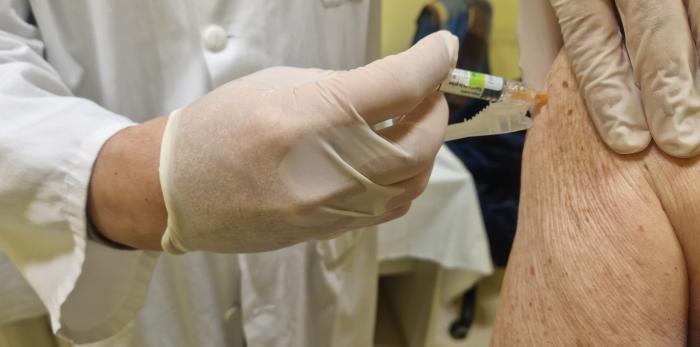 Buena acogida de la segunda jornada de vacunación sin cita frente a gripe y COVID