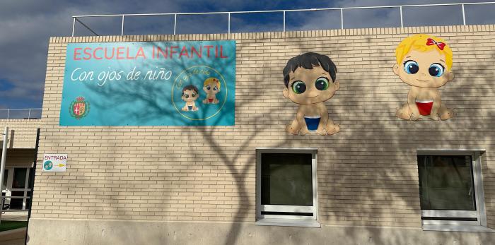 La consejera de Educación ha visitado hoy la nueva escuela infantil 'Con ojos de niño' de Cadrete.