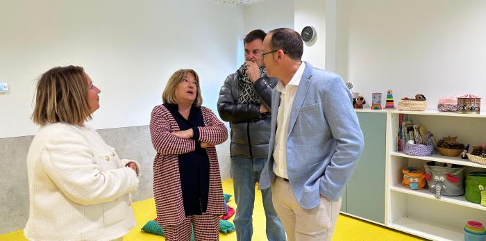 La consejera de Educación ha visitado hoy la nueva escuela infantil 'Con ojos de niño' de Cadrete.