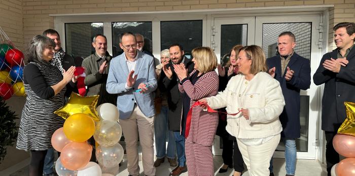 La consejera de Educación ha visitado hoy la nueva escuela infantil 'Con ojos de niño' de Cadrete.