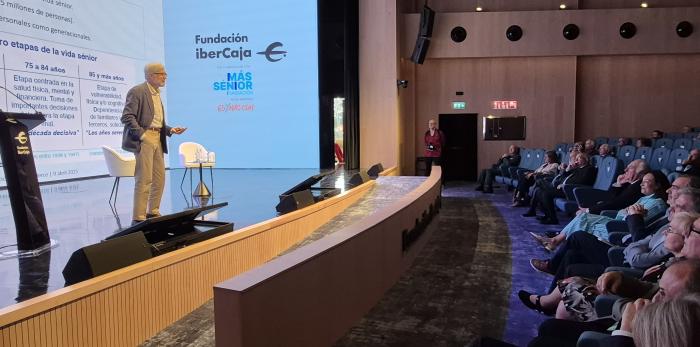A la presentación del proyecto, que se ha presentado en el Campus Fundación Ibercaja, en Cogullada, también han asistido el director gerente del IASS, Ángel Val, y el director general de Mayores, Máximo Ariza