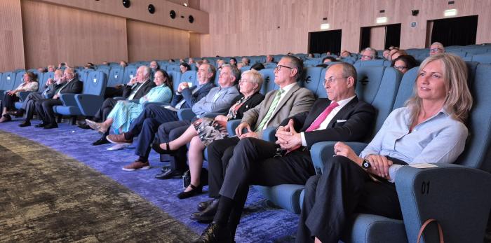 A la presentación del proyecto, que se ha presentado en el Campus Fundación Ibercaja, en Cogullada, también han asistido el director gerente del IASS, Ángel Val, y el director general de Mayores, Máximo Ariza