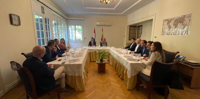 La delegación ha mantenido una reunión de trabajo en la Oficina Económica y Comercial del ICEX en El Cairo