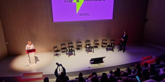 El primer foro 'La FP mueve Aragón' se ha desarrollado en el auditorio de Etopía, en Zaragoza.