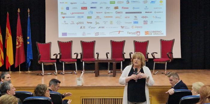 La consejera ha asistido hoy a las pruebas de las distintas modalidades que compiten en las Aragón Skills y ha conversado con alumnos y docentes.