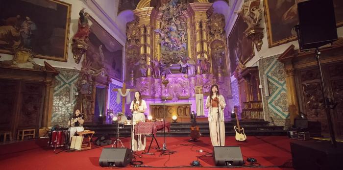 Actuación de Ester Vallejo en la Cartuja de Aula Dei.