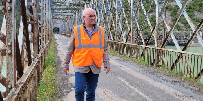 Miguel Angel Arminio ha visitado hoy el tramo de la A-132 en el puente de la Peña.