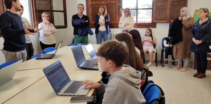 En este centro, actualmente, participan 5 jóvenes estudiantes de ESO