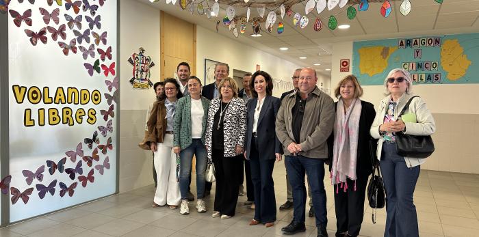 La consejera Tomasa Hernández ha visitado este jueves el CEIP Cervantes de Ejea.