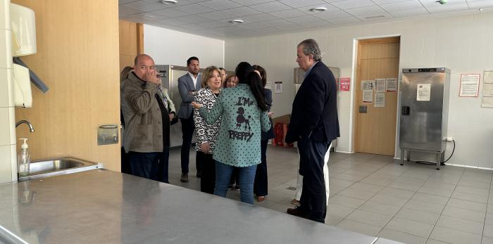 La consejera Tomasa Hernández ha visitado este jueves el CEIP Cervantes de Ejea.