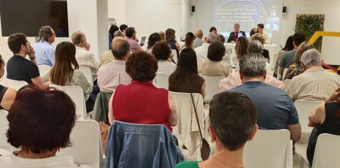 Esta ley persigue proteger y promover los derechos de las personas mayores