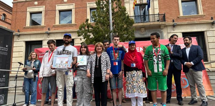 Imagen del artículo Cerca de 300 escolares participan en el mercado de 'Aprendiendo a Emprender', que se ha celebrado por primera vez en Teruel