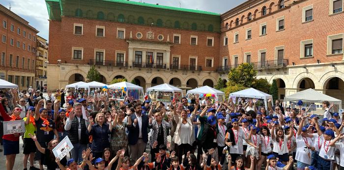 Image 6 of article Cerca de 300 escolares participan en el mercado de 'Aprendiendo a Emprender', que se ha celebrado por primera vez en Teruel