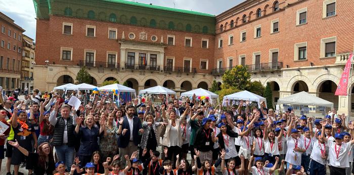 Image 10 of article Cerca de 300 escolares participan en el mercado de 'Aprendiendo a Emprender', que se ha celebrado por primera vez en Teruel