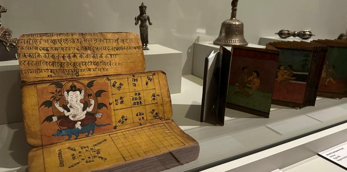 Presentación de la exposición 'Tesoros. Colecciones de arte asiático del Museo de Zaragoza', este jueves en La Lonja.