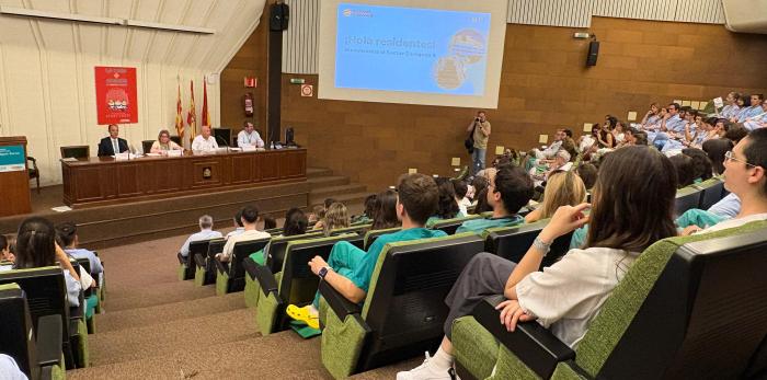 El consejero de Sanidad, José Luis Bancalero Flores, ha participado en el acto de bienvenida de los nuevos residentes del Sector Zaragoza II