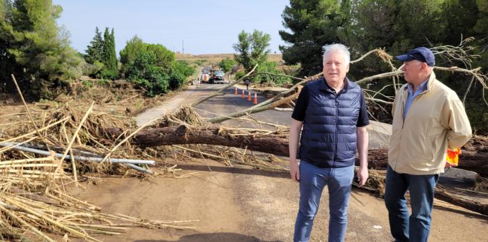 Octavio López ha visitado varios tramos de la red autonómica y varios municipios.