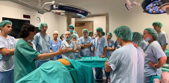 Image 2 of article El Hospital Clínico Universitario Lozano Blesa pone en marcha una formación inmersiva para los residentes quirúrgicos de primer año
