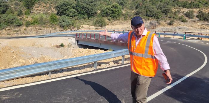 El director general de Carreteras e Infraestructuras, Miguel Ángel Arminio, ha supervisado hoy dos carreteras de la red autonómica que han sido objeto de obras