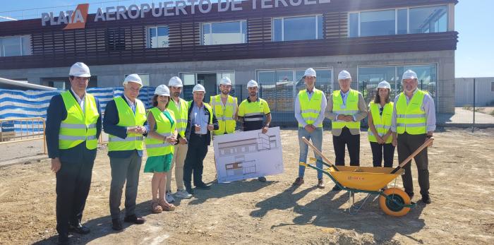 Colocación de la primera piedra de la ampliación de la terminal del Aeropuerto de Teruel.