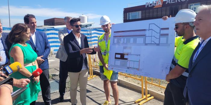 Colocación de la primera piedra de la ampliación de la terminal del Aeropuerto de Teruel.