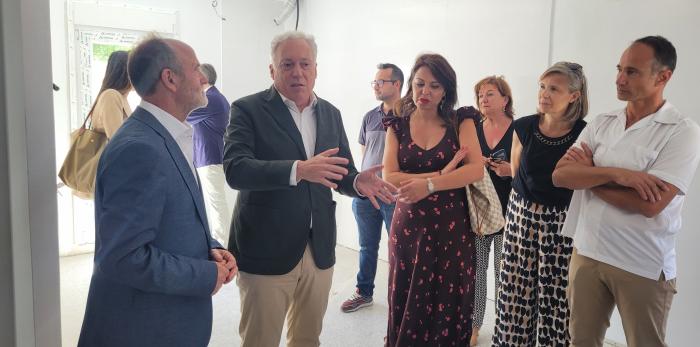 Octavio López, la directora general de Administración Local, Marina Sevilla, y el director general de Urbanismo, Carmelo Bosque, han visitado hoy Langa del Castillo.