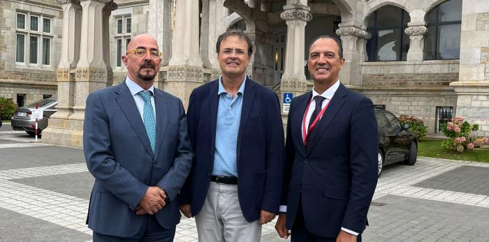 El consejero de Sanidad de Aragón participa en el Encuentro sobre Política Sanitaria y Estado de las Autonomías, en Santander