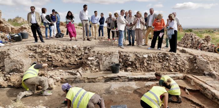 Visita de la consejera Hernández al cuarto campus arqueológico internacional del Pueblo Viejo de Belchite