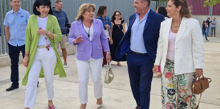 La consejera ha iniciado el curso escolar 2025/2016 en el CPI Parque Venecia, donde Educación está invirtiendo 7,5 millones de euros.
