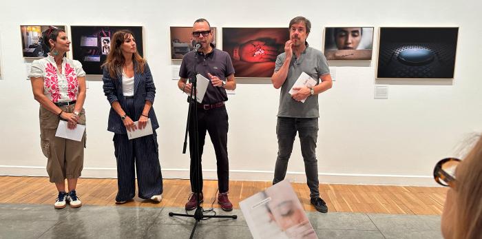 Presentación de la exposición 'Las curvas de la mente', en el IAACC Pablo Serrano.