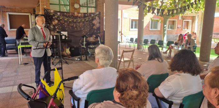 El Centro Asistencial de Calatayud ha conmemorado este viernes 60 años de historia y compromiso