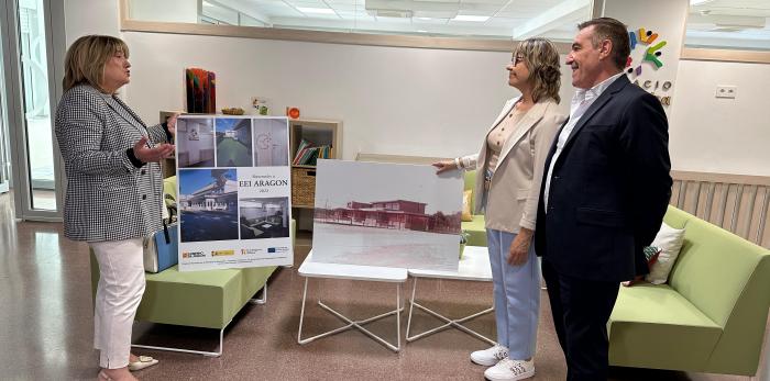 La consejera de Educación ha visitado este martes la Escuela de Educación Infantil Aragón.