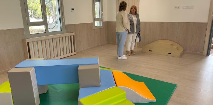 La consejera de Educación ha visitado este martes la Escuela de Educación Infantil Aragón.