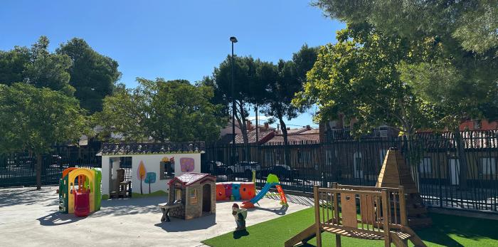 La consejera de Educación ha visitado este martes la Escuela de Educación Infantil Aragón.