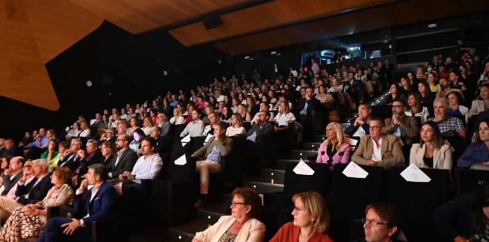 Acto de entrega de los I Premios HumanizAR y CuidAR por Aragón.