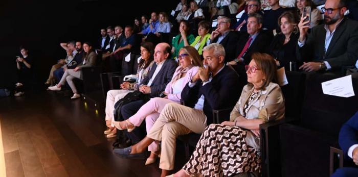 Acto de entrega de los I Premios HumanizAR y CuidAR por Aragón.