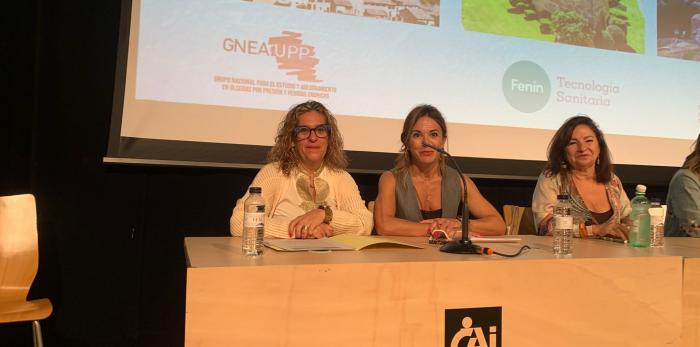 La directora general de Cuidados y Humanización, Estíbaliz Tolosa, y la directora del Área de Enfermería del SALUD, María Teresa Clares, participan en las IV Jornadas Aragonesas de Heridas Complejas