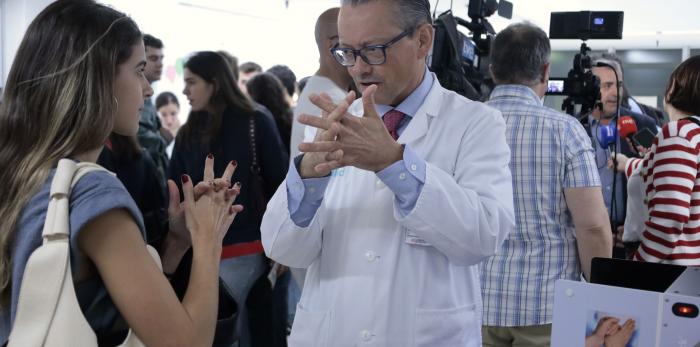 Convocatoria de vacunación de estudiantes en prácticas de distintos grados sanitarios en el Hospital Clínico