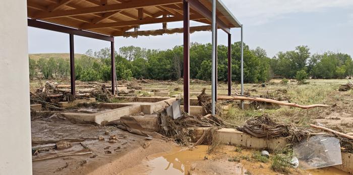 Imágenes del antes y el después de los daños ocasionados por las lluvias en el yacimiento.