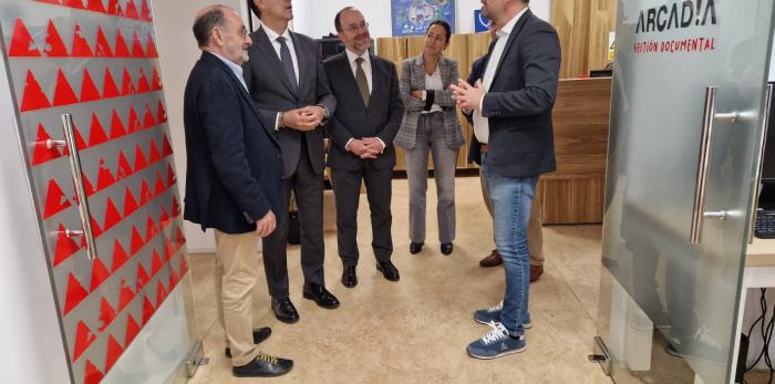 El consejero de Sanidad y el director de Salud Mental se han reunido con responsables de Arcadia