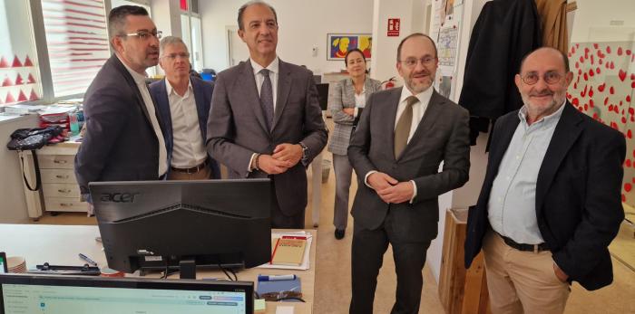 El consejero de Sanidad y el director de Salud Mental se han reunido con responsables de Arcadia