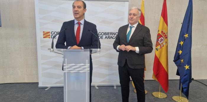 Acto de firma del contrato de arrendamiento para la nueva sede del Laboratorio Salud Pública.