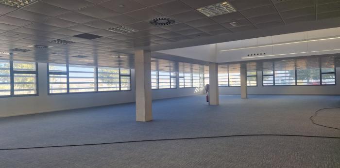 Acto de firma del contrato de arrendamiento para la nueva sede del Laboratorio Salud Pública.