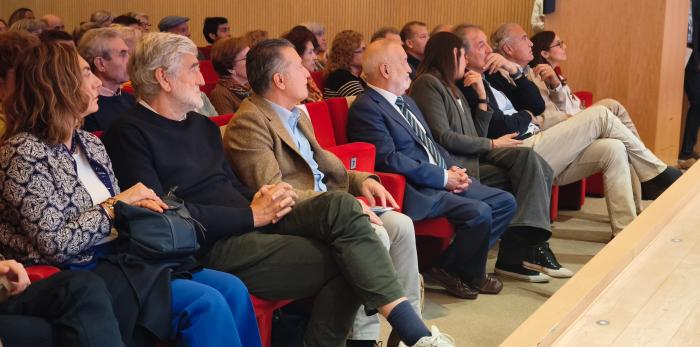 Alrededor de 200 personas han asistido al acto, que ha tenido lugar en el Salón Rioja del Patio de la Infanta