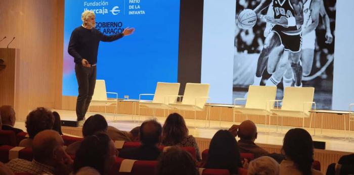 Alrededor de 200 personas han asistido al acto, que ha tenido lugar en el Salón Rioja del Patio de la Infanta