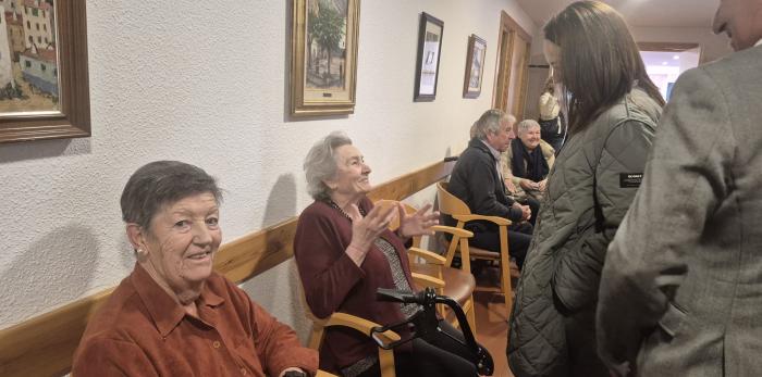 La consejera ha visitado la sede de la Comarca de Ribagorza, el Ayuntamiento de Graus y el centro de mayores de la localidad oscense